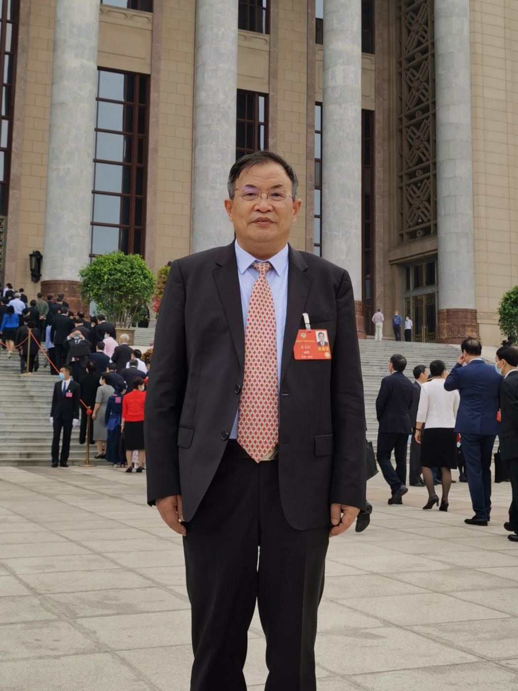 4.全国政协委员、中国工程院院士、华体会（中国）首席技术专家唐长红